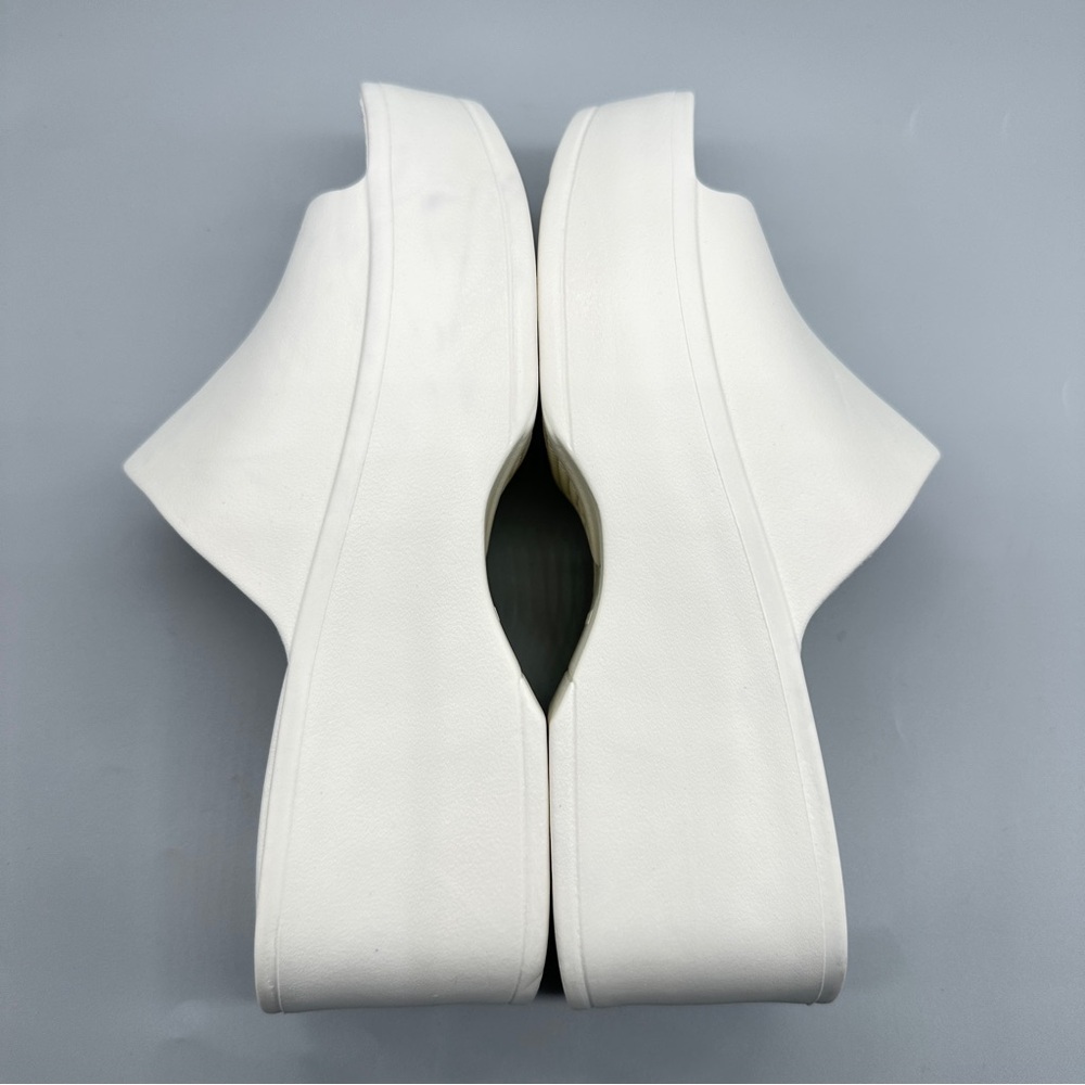 👉 Chic White Slide Sandals - Picture 5 of 6